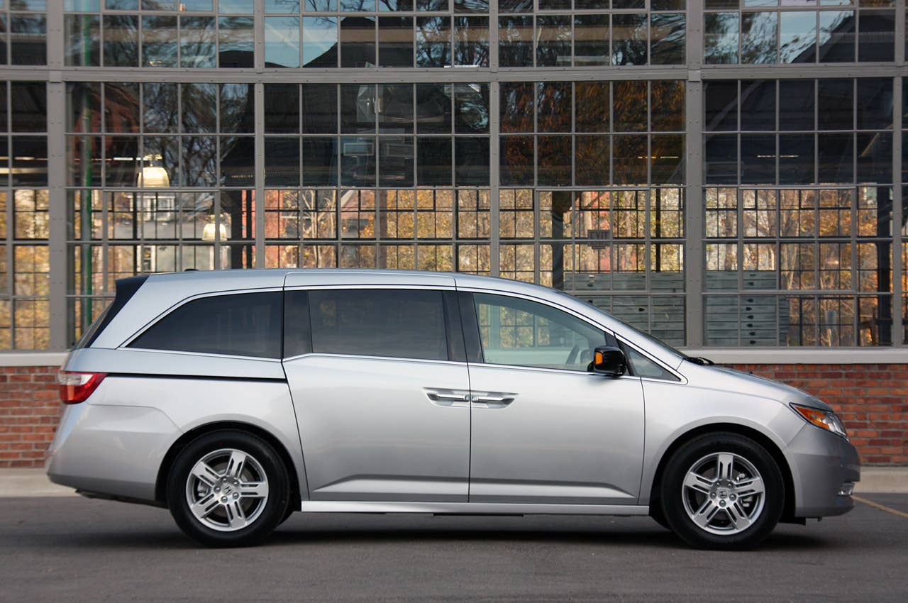 2011 Honda Odyssey side view