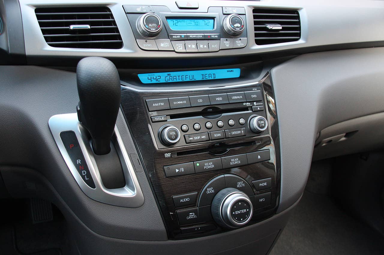 2011 Honda Odyssey instrument panel