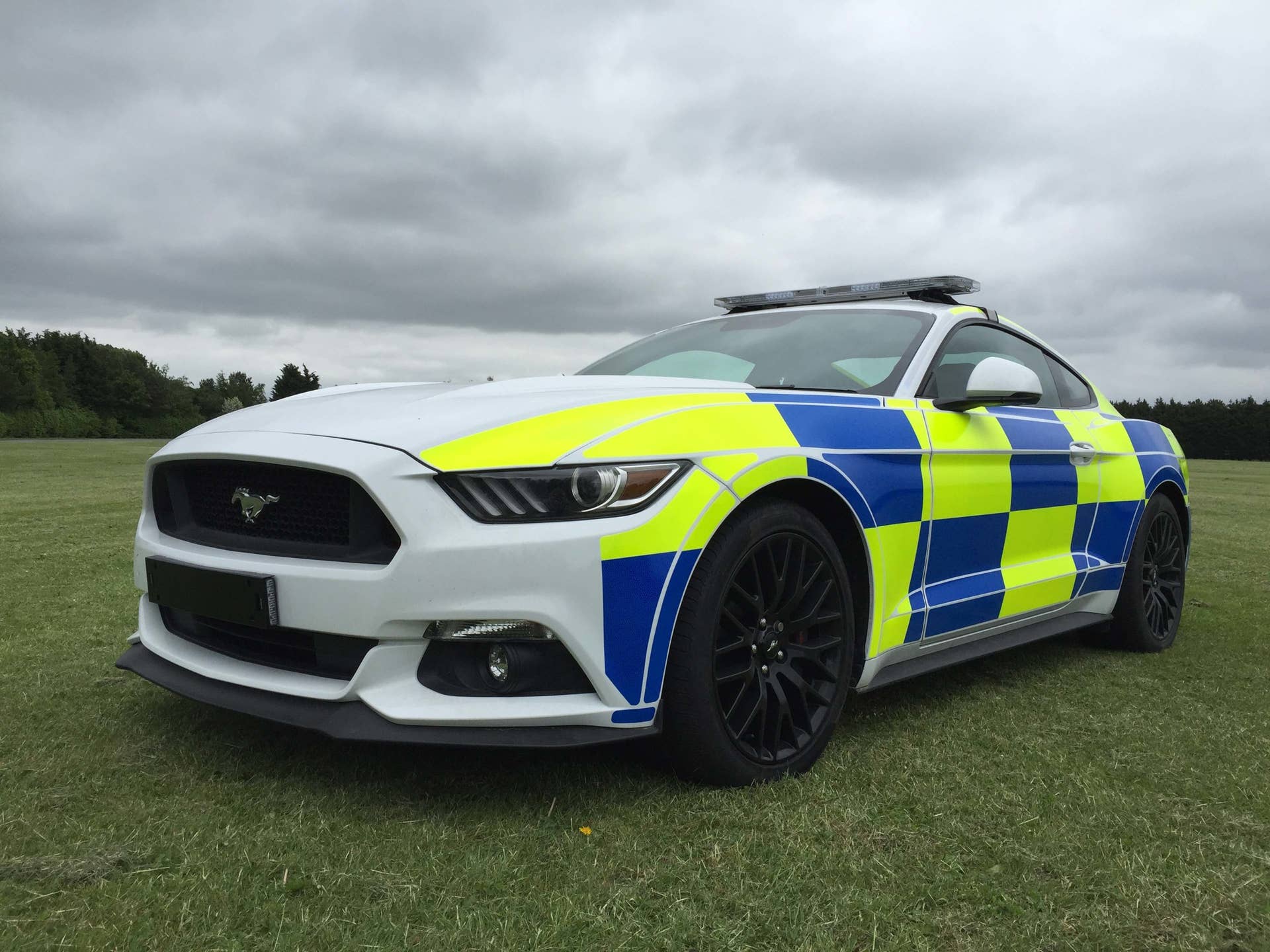 Ford Mustang police UK front
