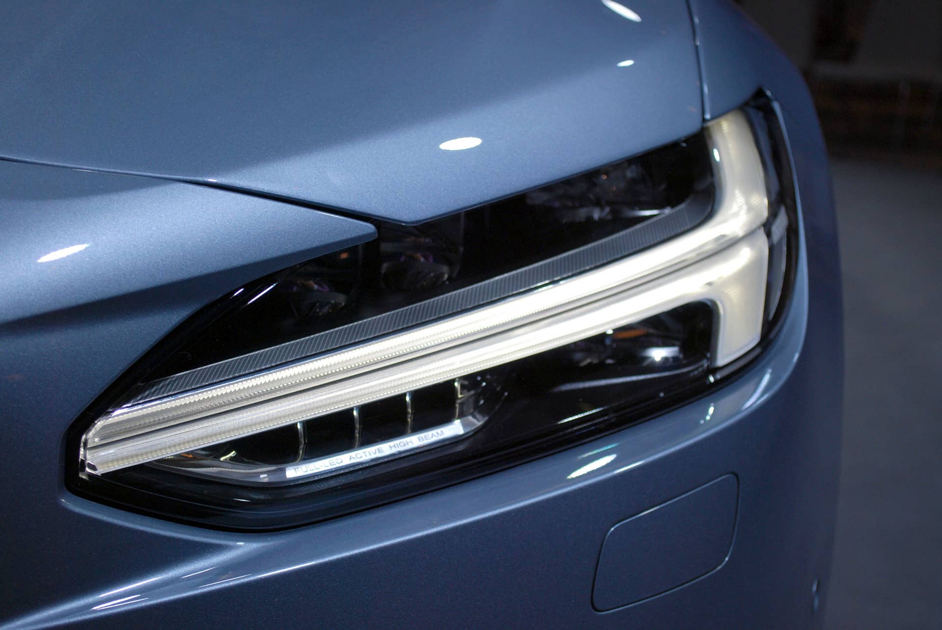 2017 Volvo S90 headlight