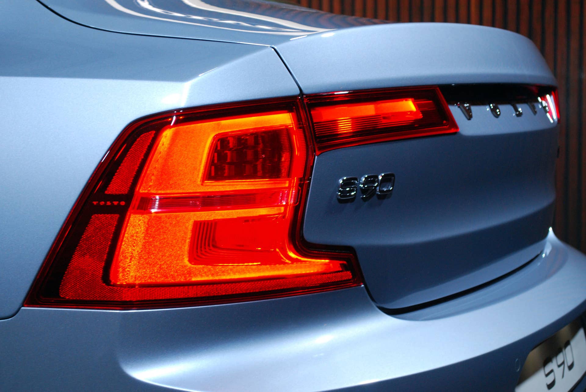 2017 Volvo S90 tail