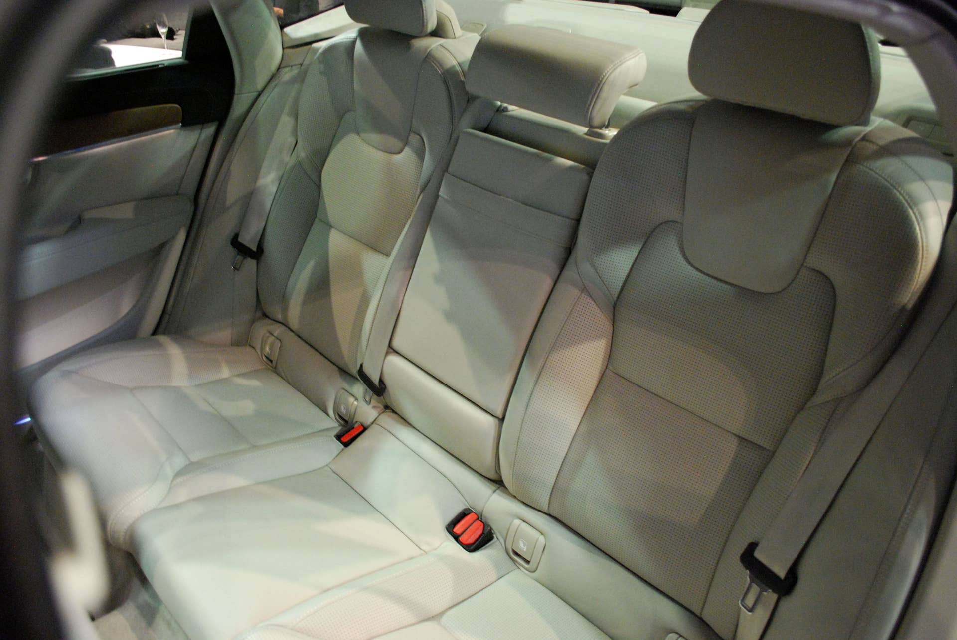 2017 Volvo S90 live reveal rear seats