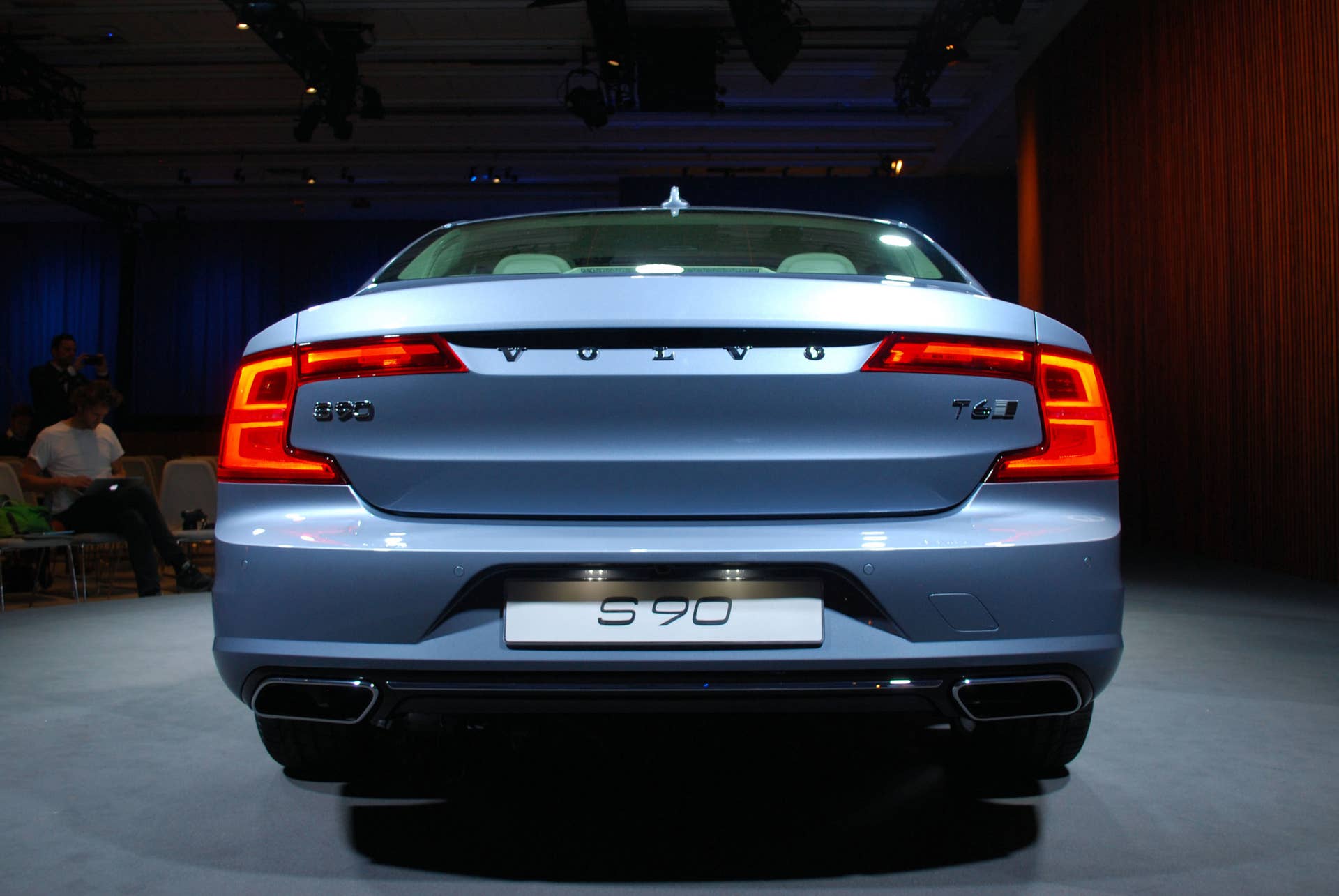 2017 Volvo S90 live reveal rear