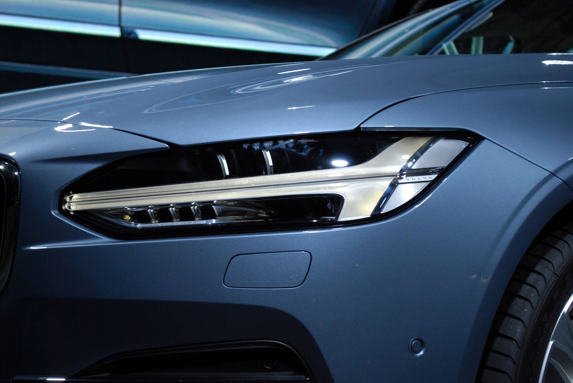 2017 Volvo S90 live reveal headlights