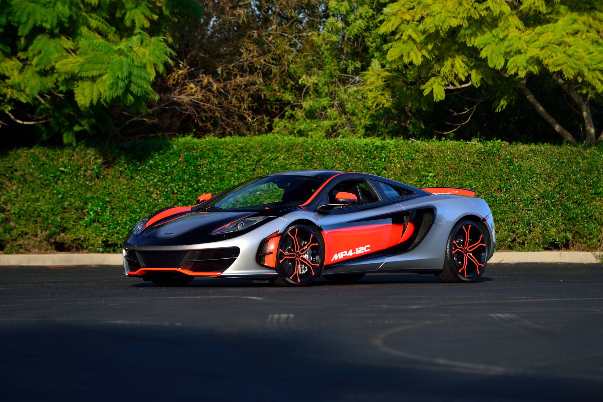 2012 McLaren MP4-12C High Sport front 3/4