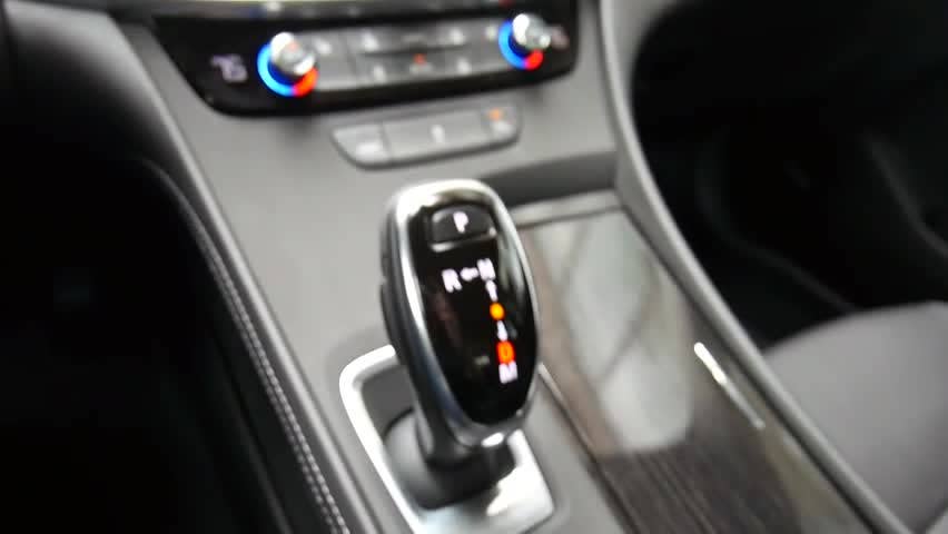 2017 Buick LaCrosse Electronic Shifter | Autoblog Short Cuts
