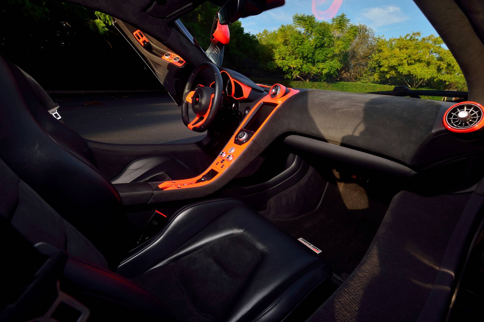 2012 McLaren MP4-12C High Sport cockpit