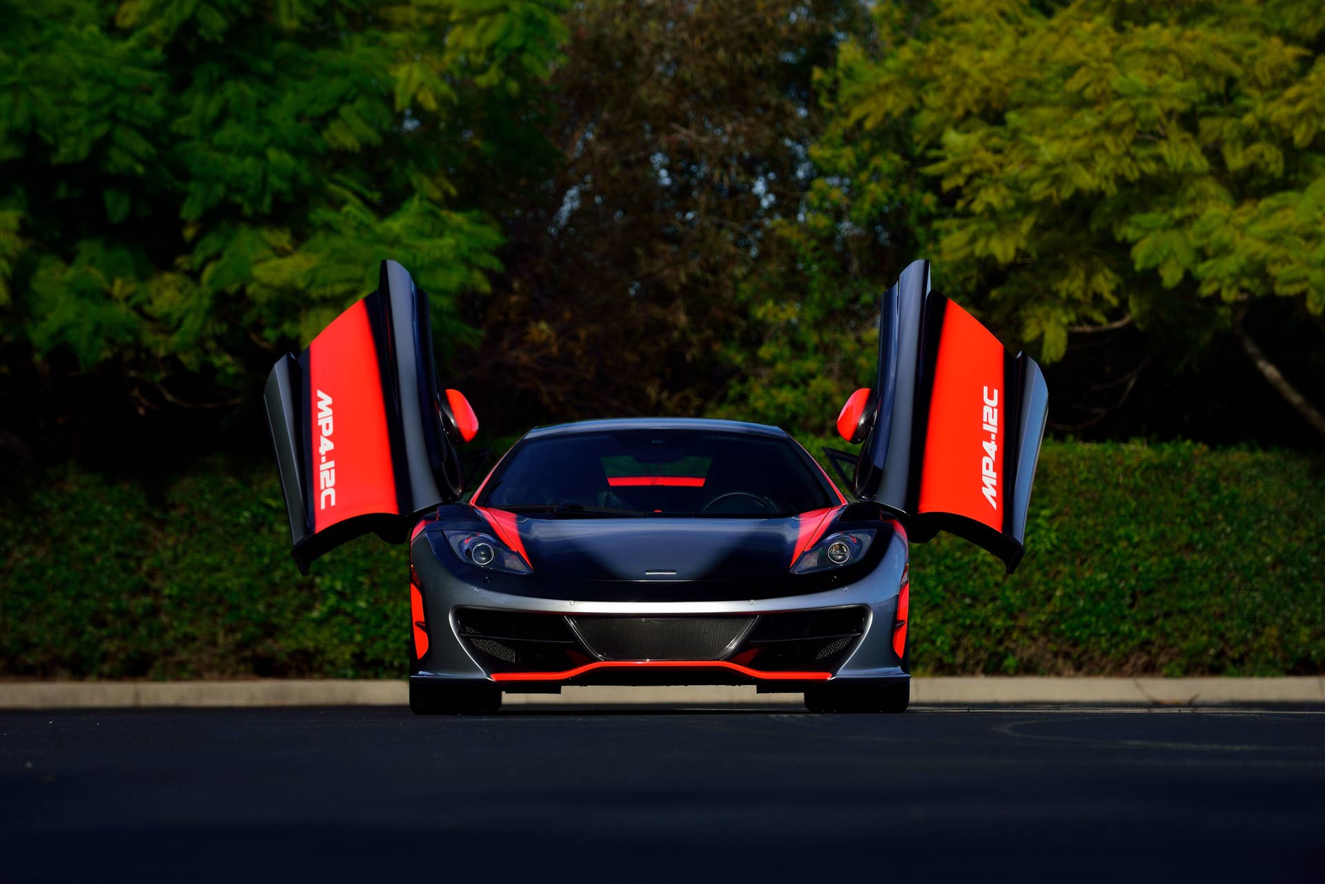 2012 McLaren MP4-12C High Sport front doors up open