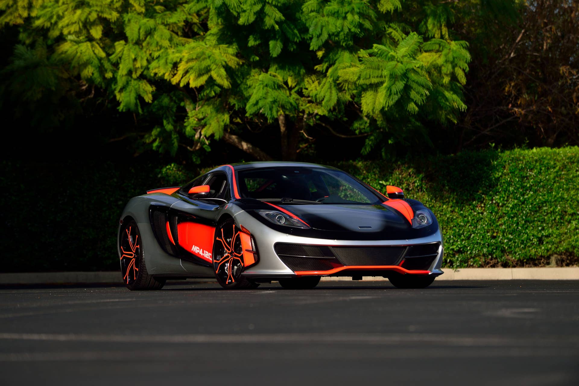 McLaren MP4-12C High Sport front 3/4