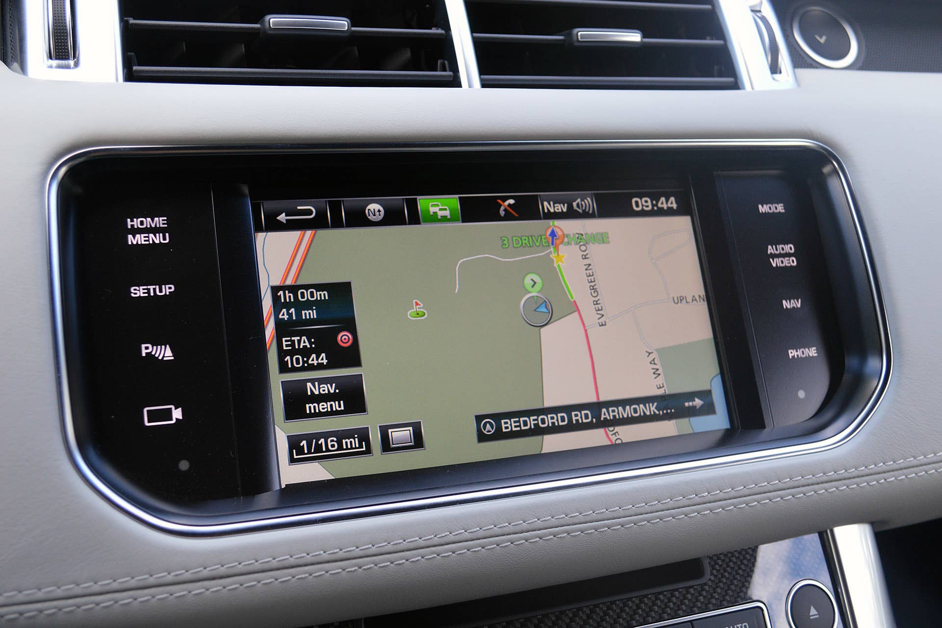 2015 Land Rover Range Rover Sport SVR navigation system