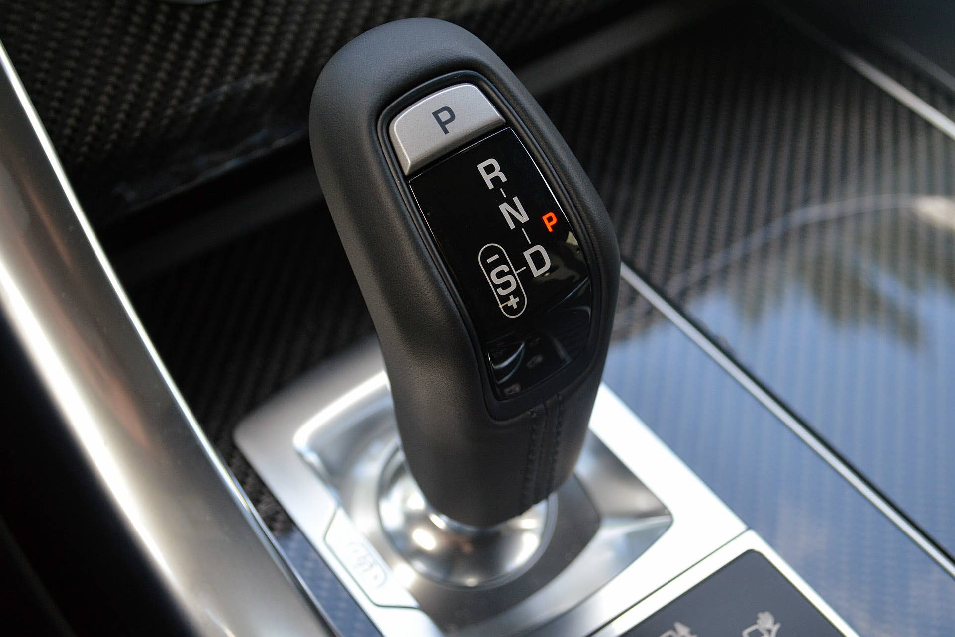 2015 Land Rover Range Rover Sport SVR shifter