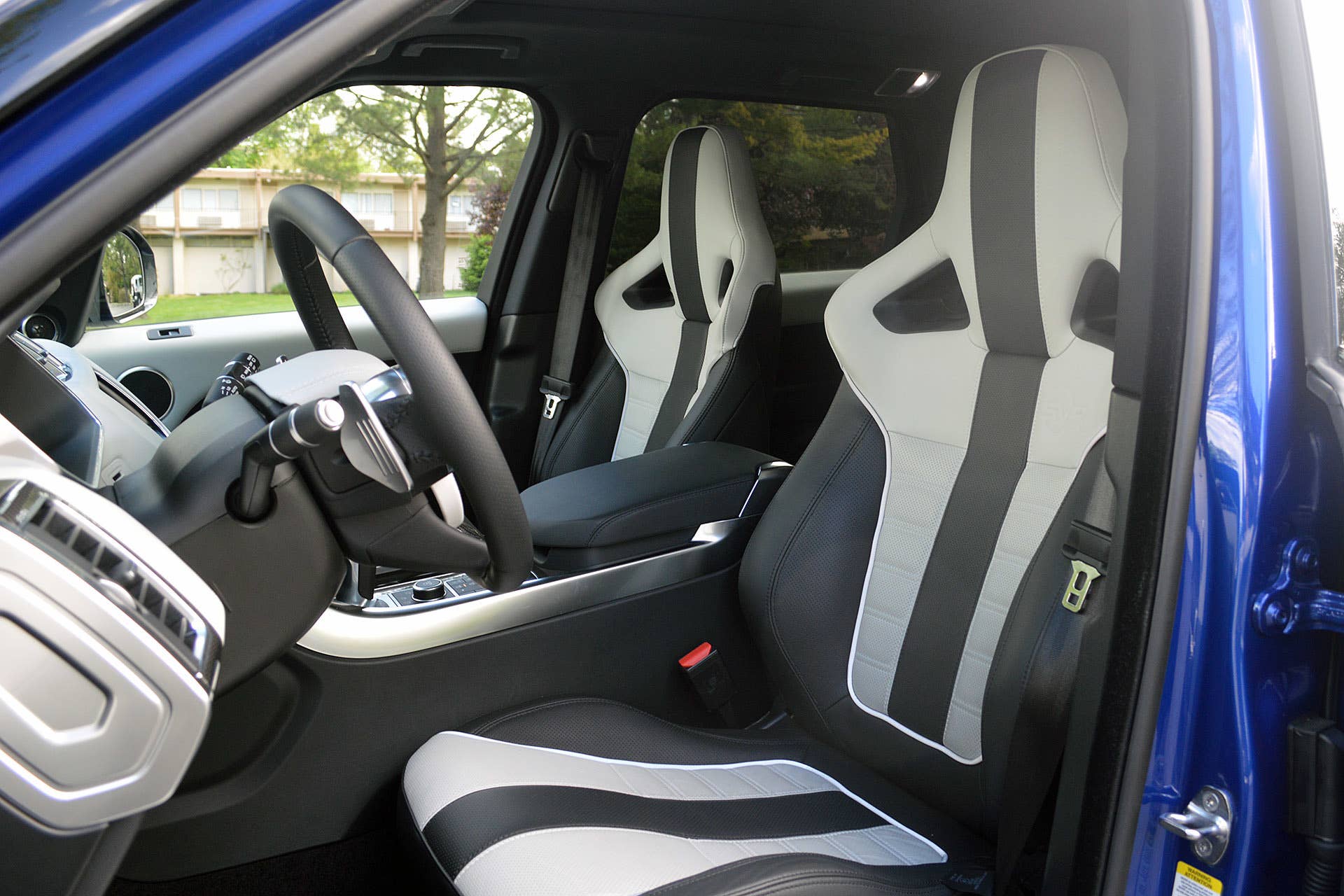 2015 Land Rover Range Rover Sport SVR front seats
