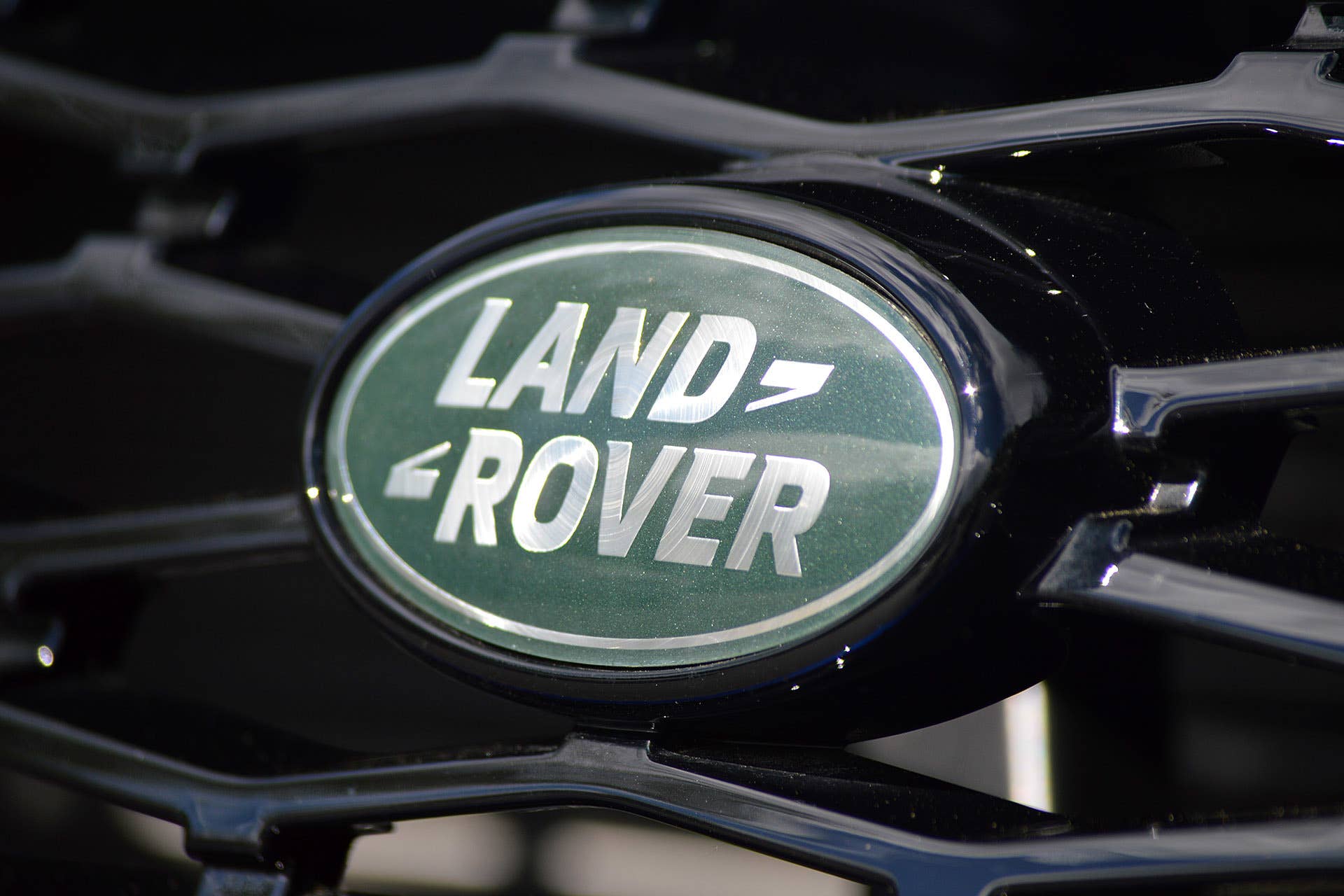 2015 Land Rover Range Rover Sport SVR badge