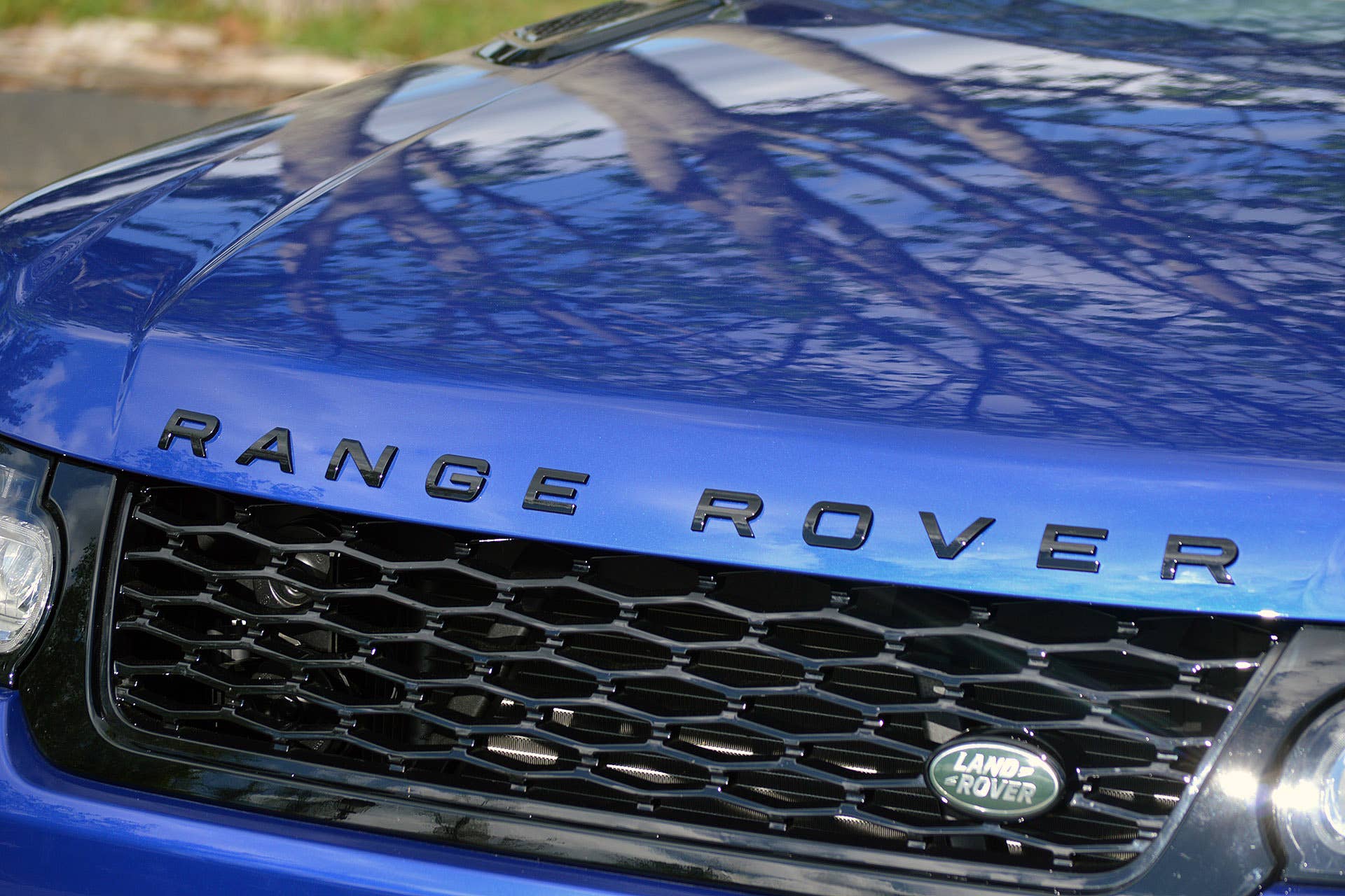 2015 Land Rover Range Rover Sport SVR grille