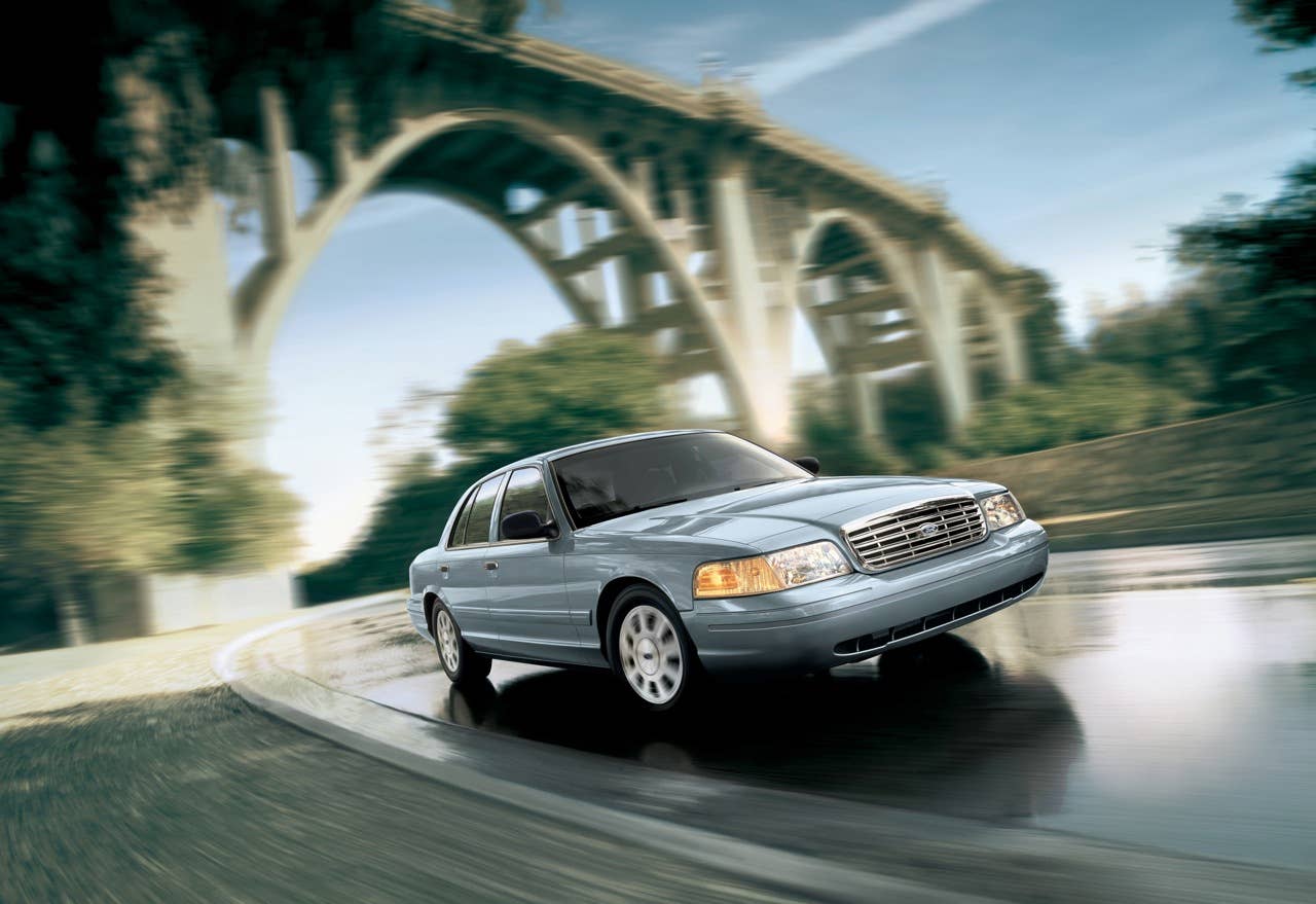 2006 Ford Crown Victoria: LX. (09/07/2005)