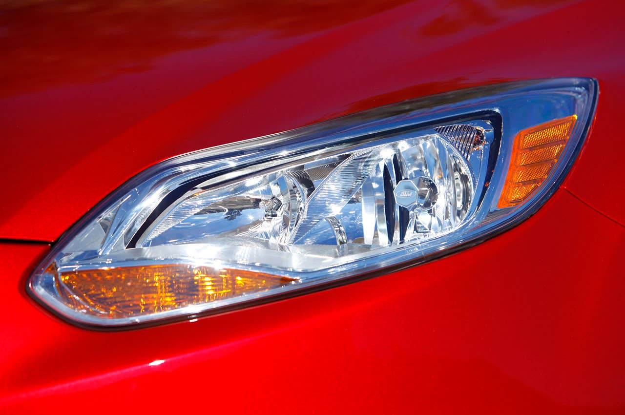 2012 Ford Focus headlight
