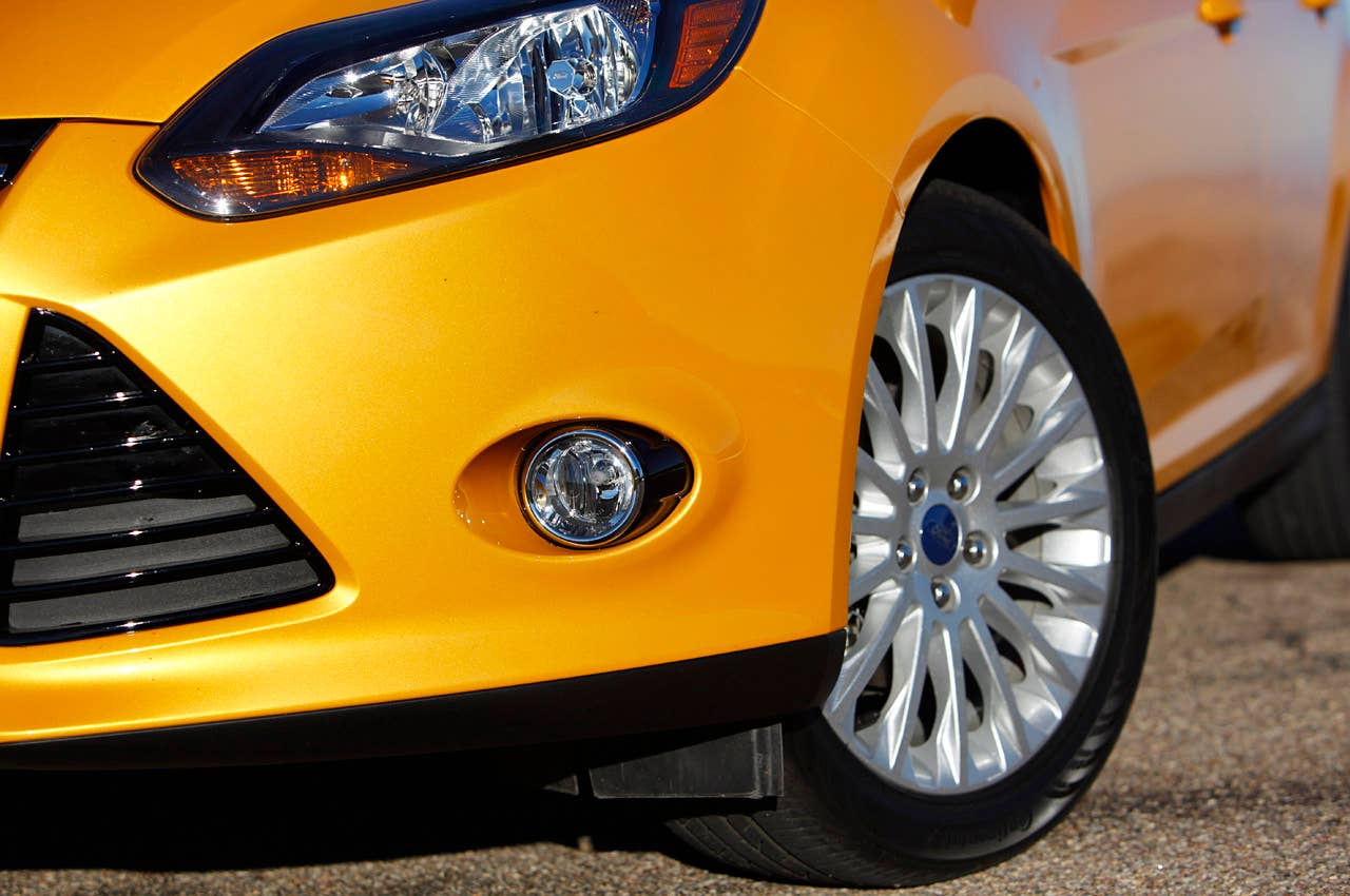 2012 Ford Focus front detail