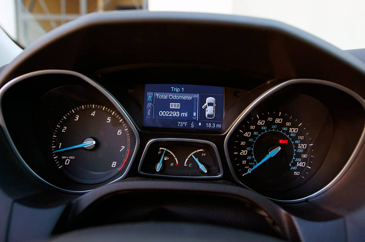 2012 Ford Focus gauges
