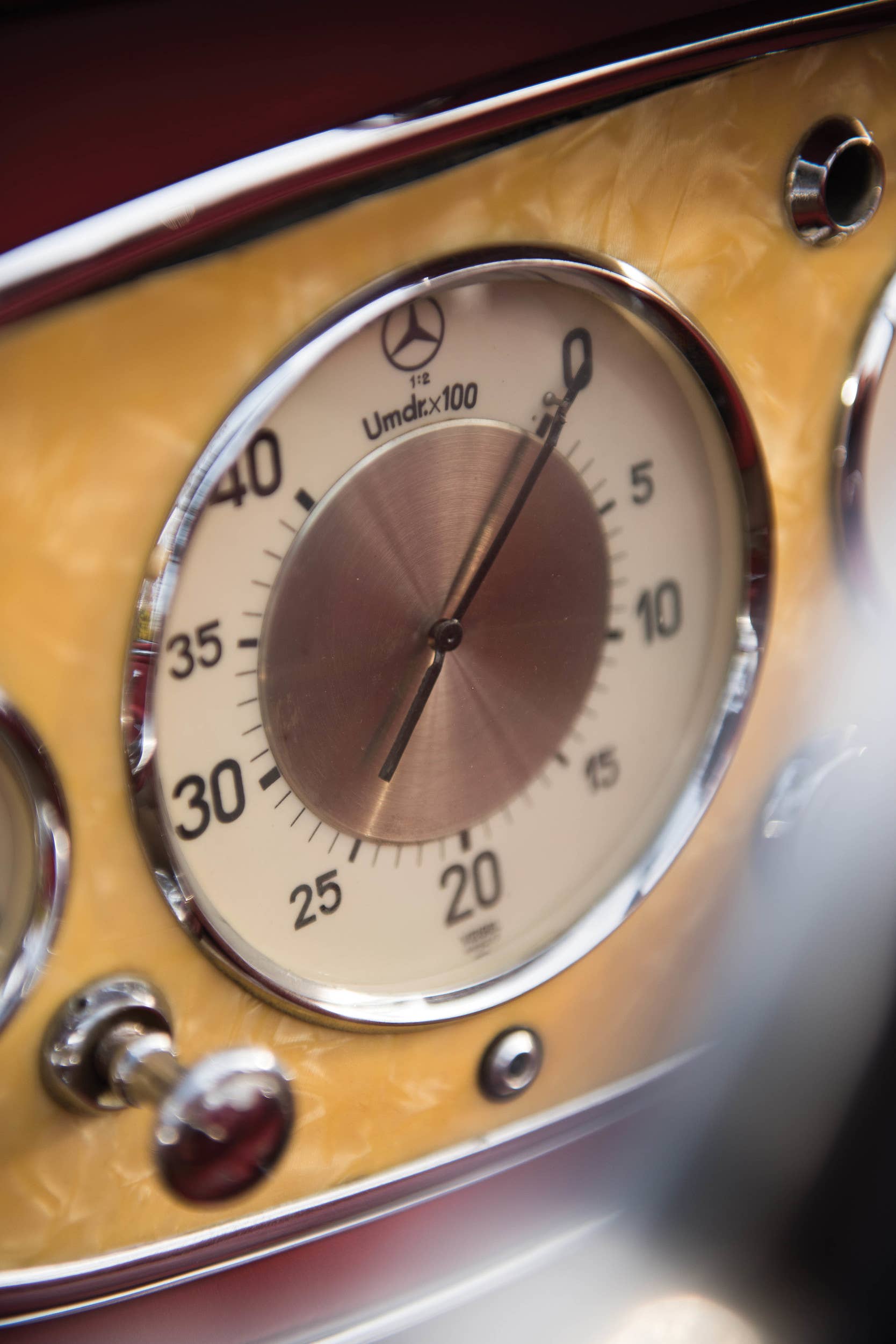 1937 Mercedes-Benz 540K Special Roadster tachometer
