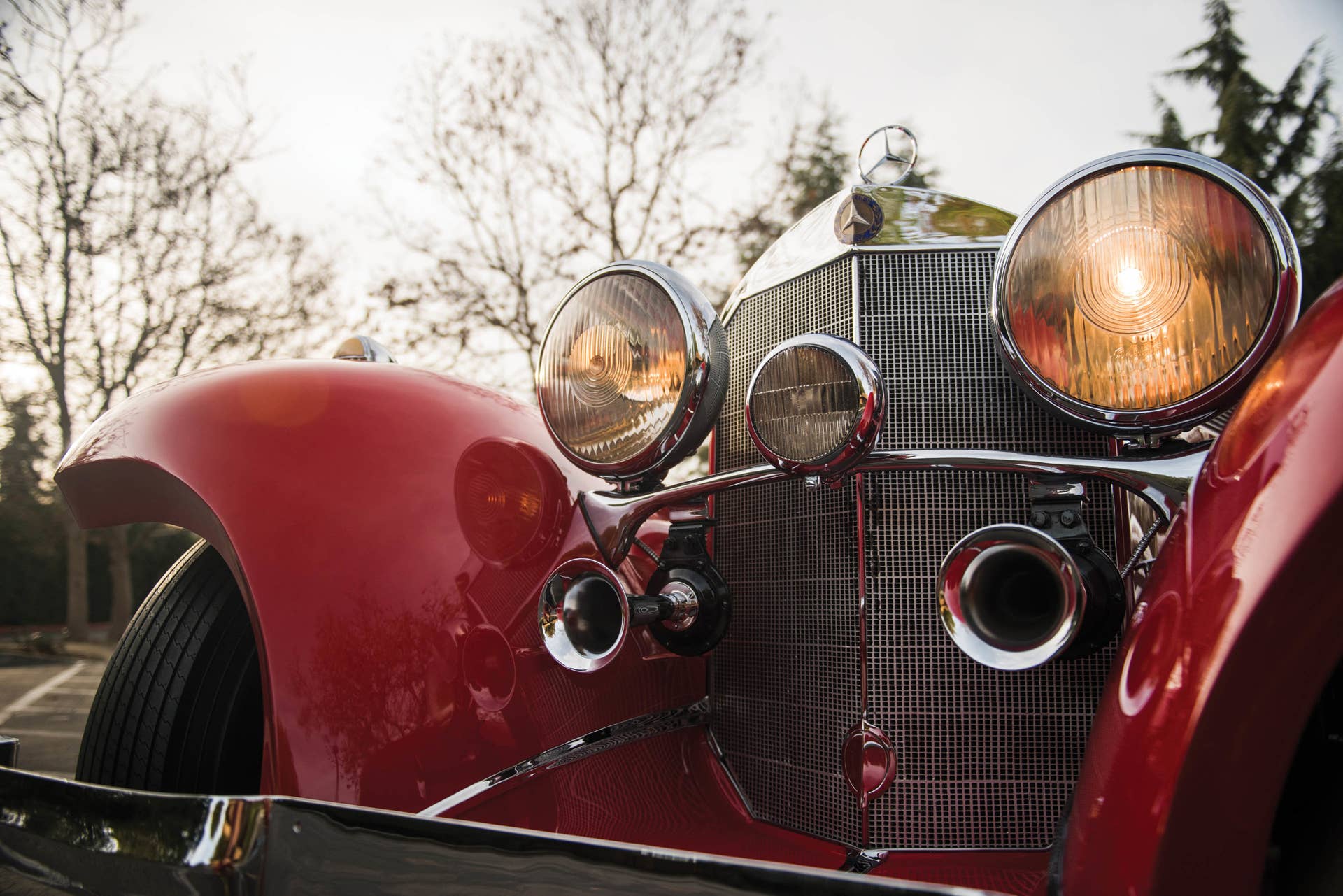 1937 Mercedes-Benz 540K Special Roadster grille lights