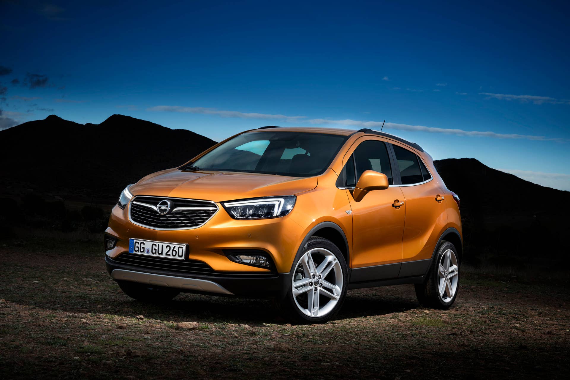 opel mokka x LED headlights