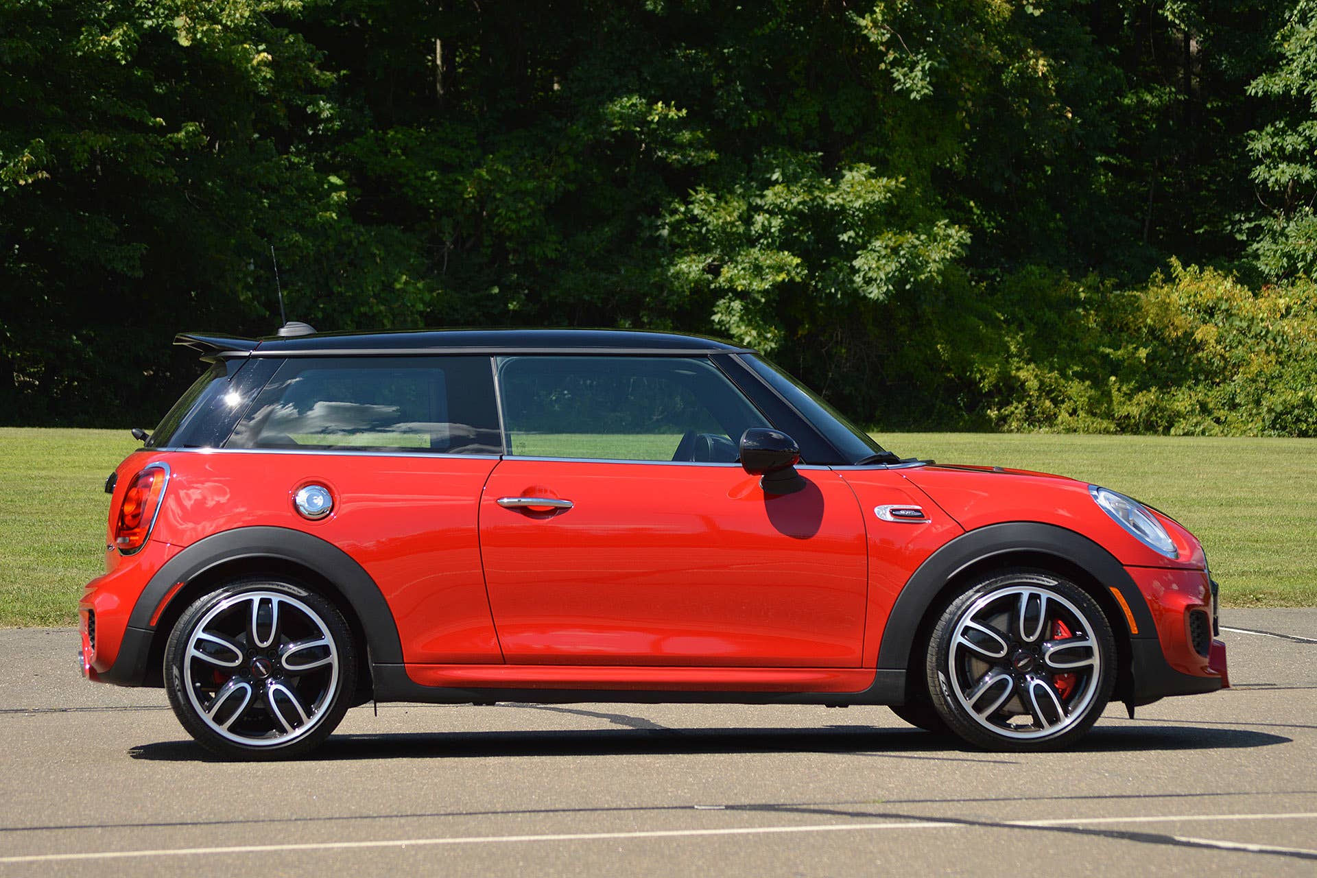 2015 Mini John Cooper Works Hardtop side view