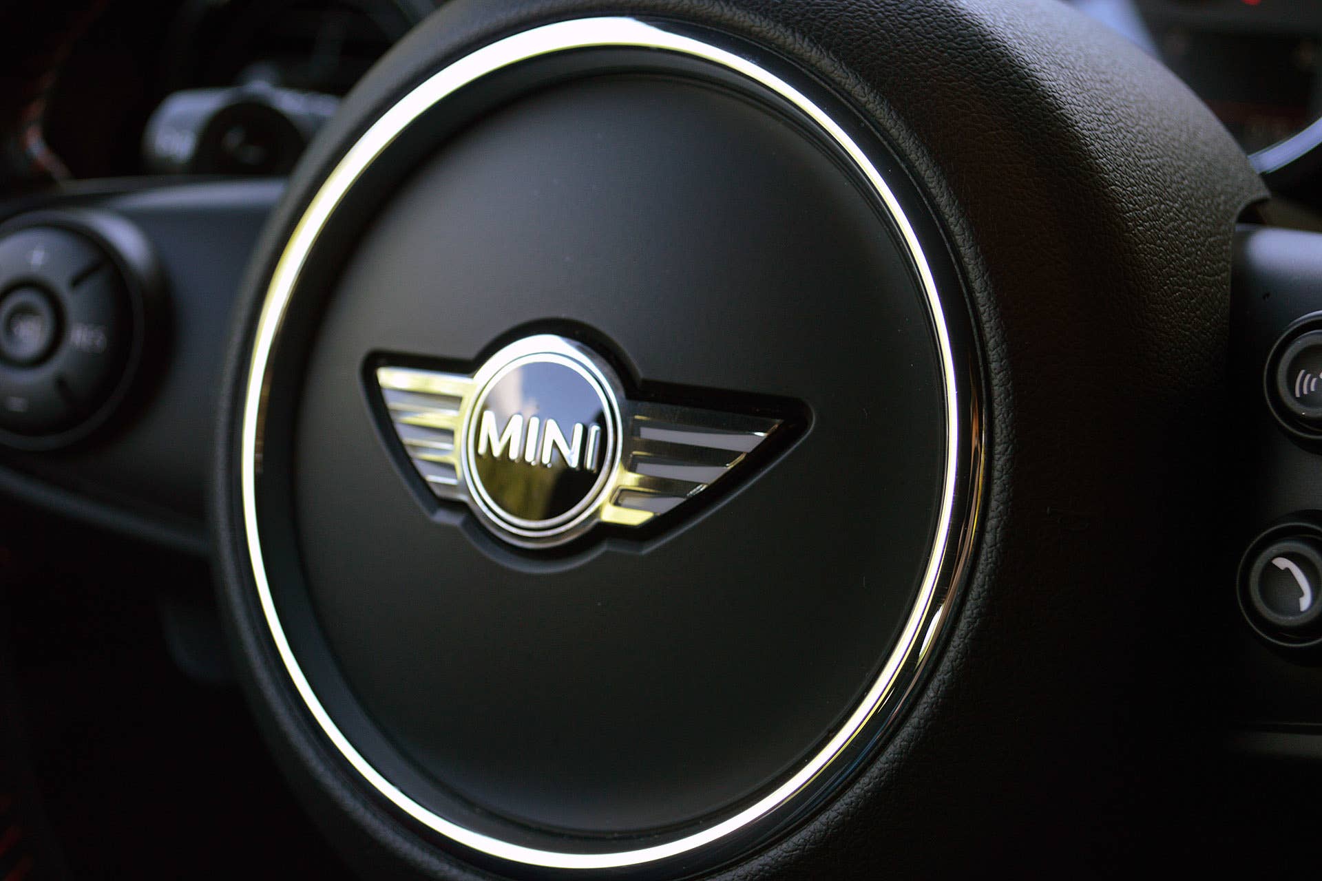 2015 Mini John Cooper Works Hardtop steering wheel
