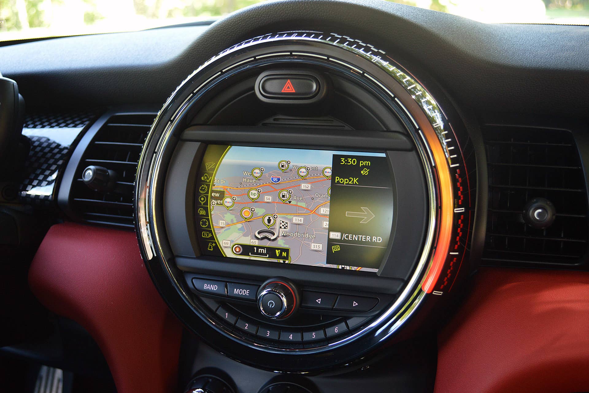 2015 Mini John Cooper Works Hardtop infotainment system