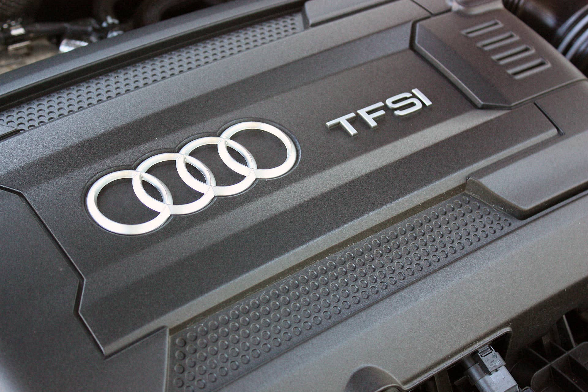 2016 Audi TT engine detail