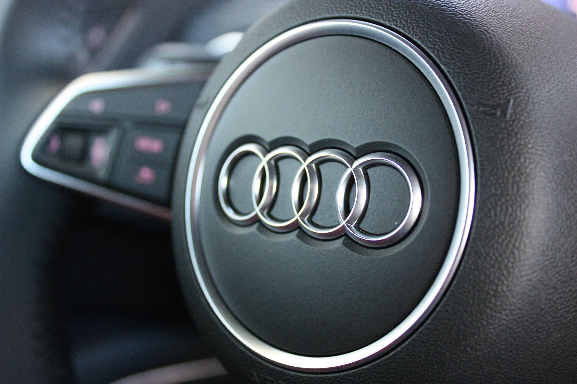 2016 Audi TT steering wheel detail