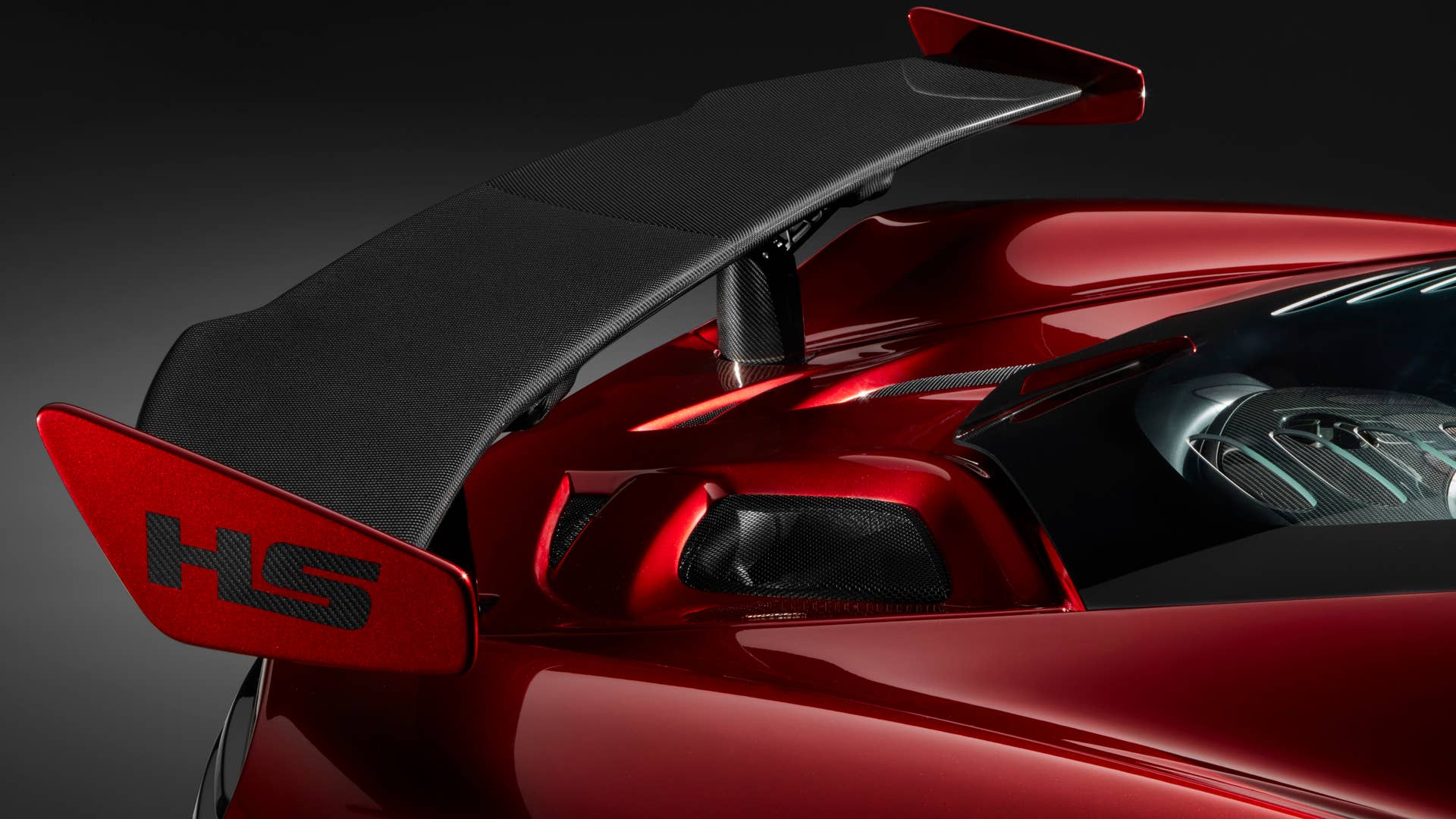 McLaren MSO HS Rear Wing Close Up Exterior