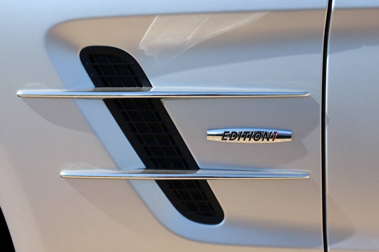 2013 Mercedes SL550 side vent