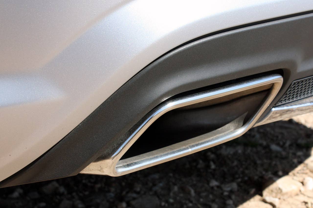 2013 Mercedes SL550 exhaust tip