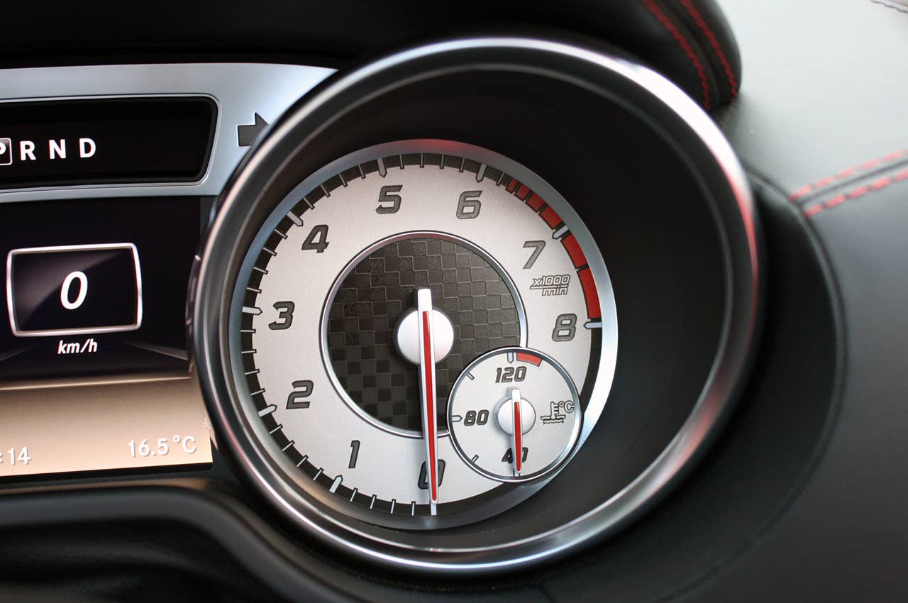 2013 Mercedes SL550 tachometer
