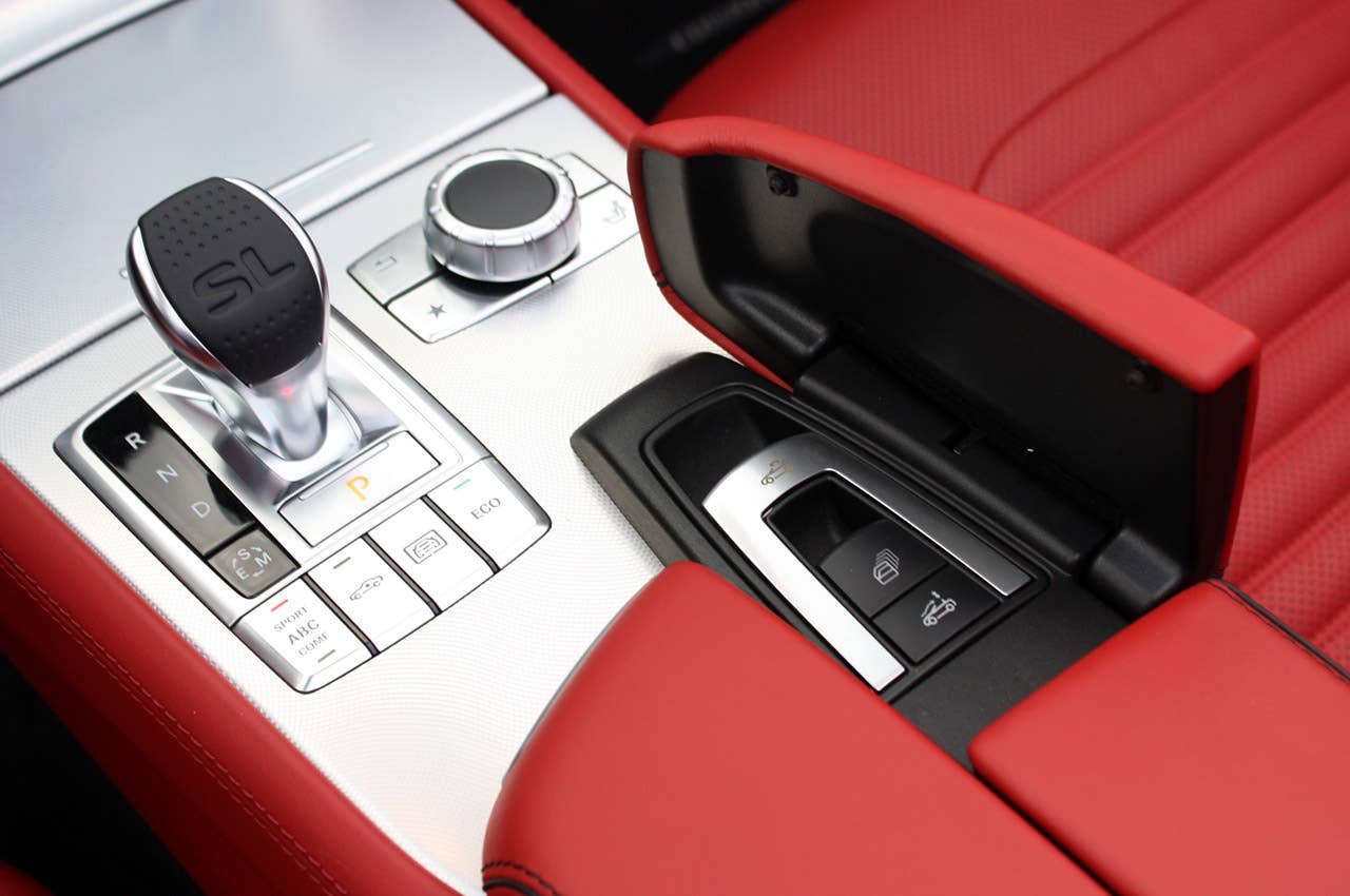 2013 Mercedes SL550 center console