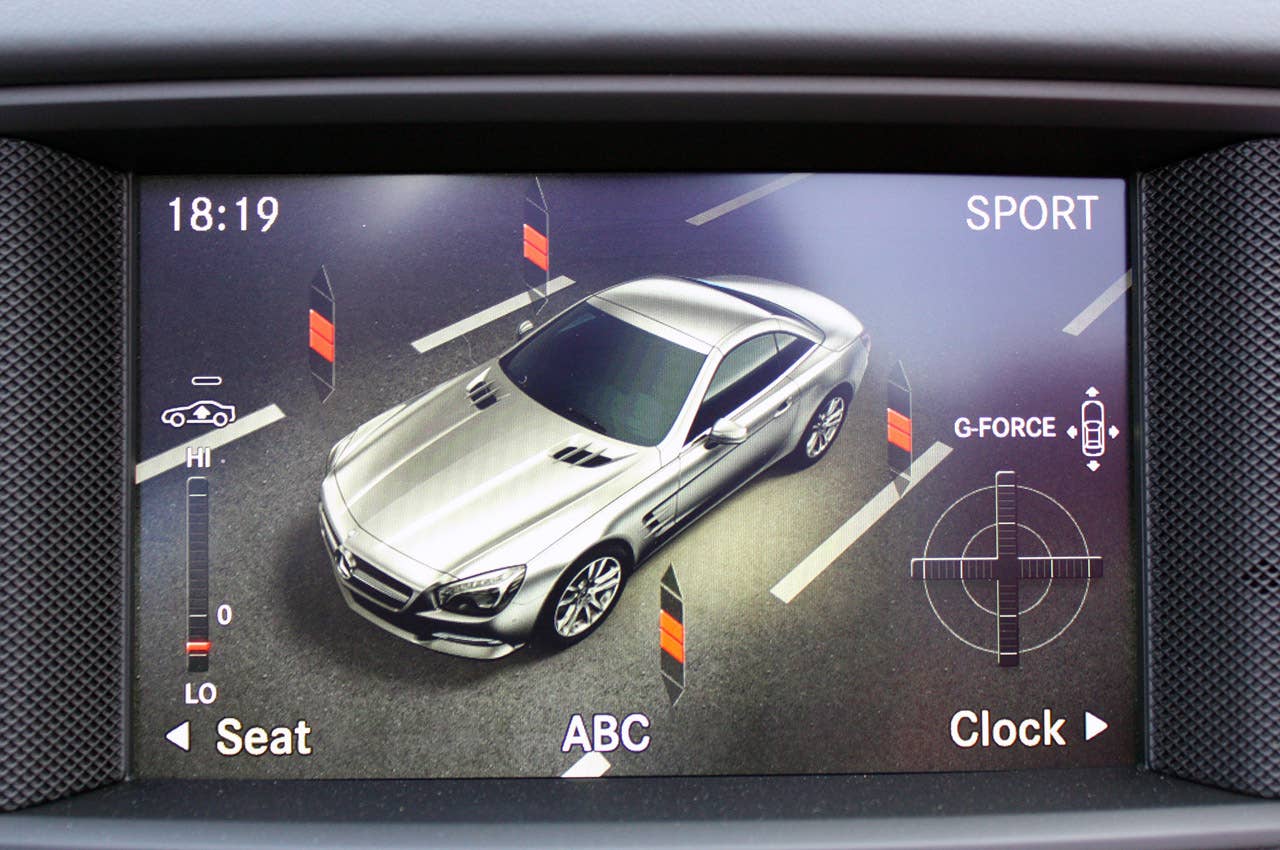 2013 Mercedes SL550 multimedia display