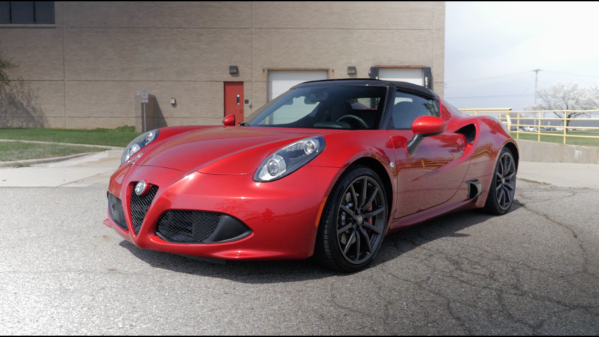 2016 Alfa Romeo 4C | Beauty-Roll