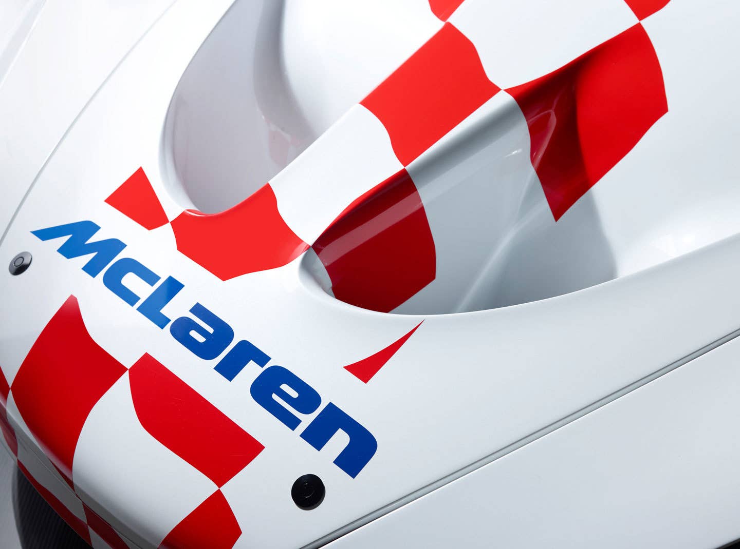 McLaren P1 GTR Workshop FINA livery