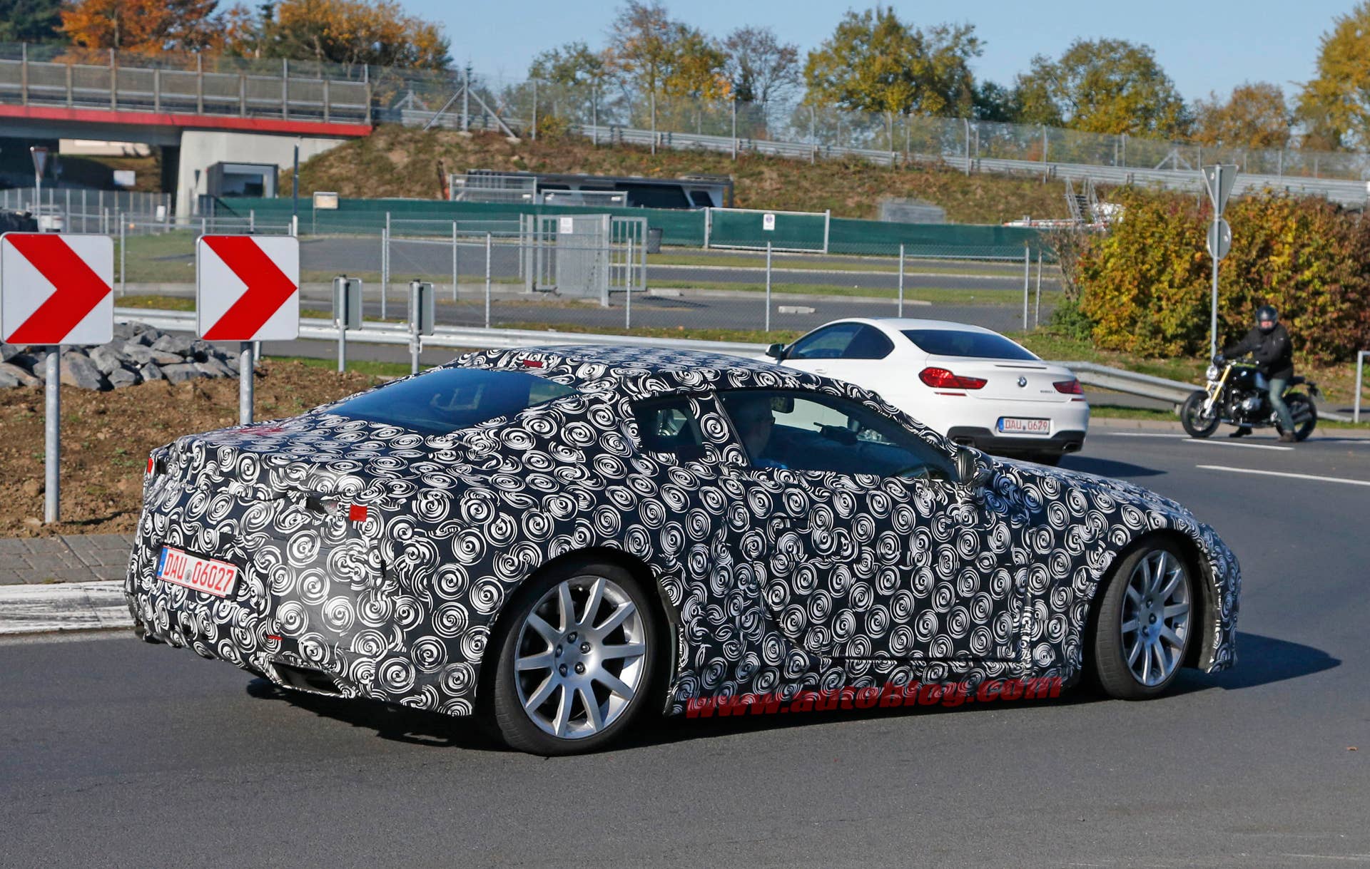 Lexus LF prototype rear 3/4