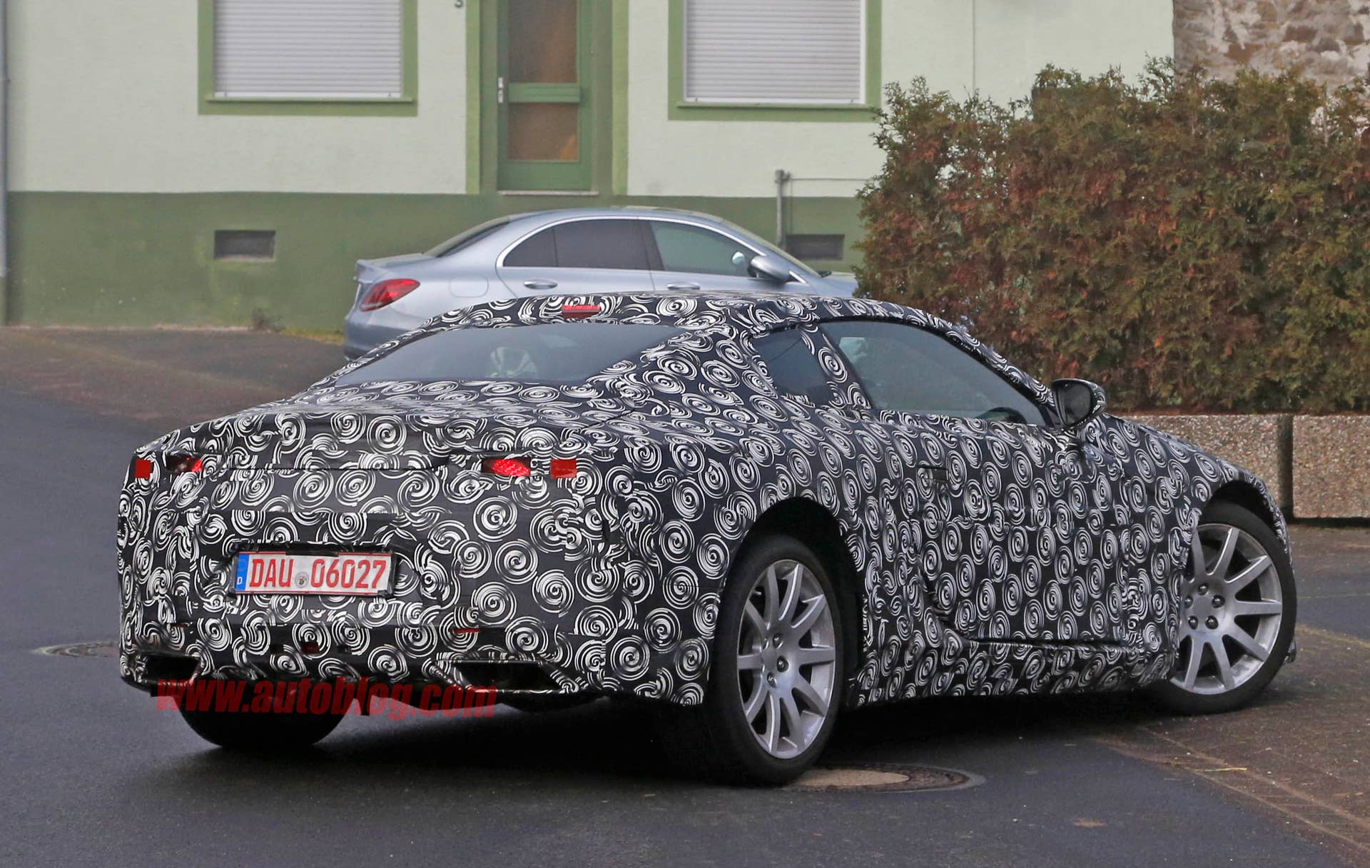 2018 Lexus LF prototype rear 3/4