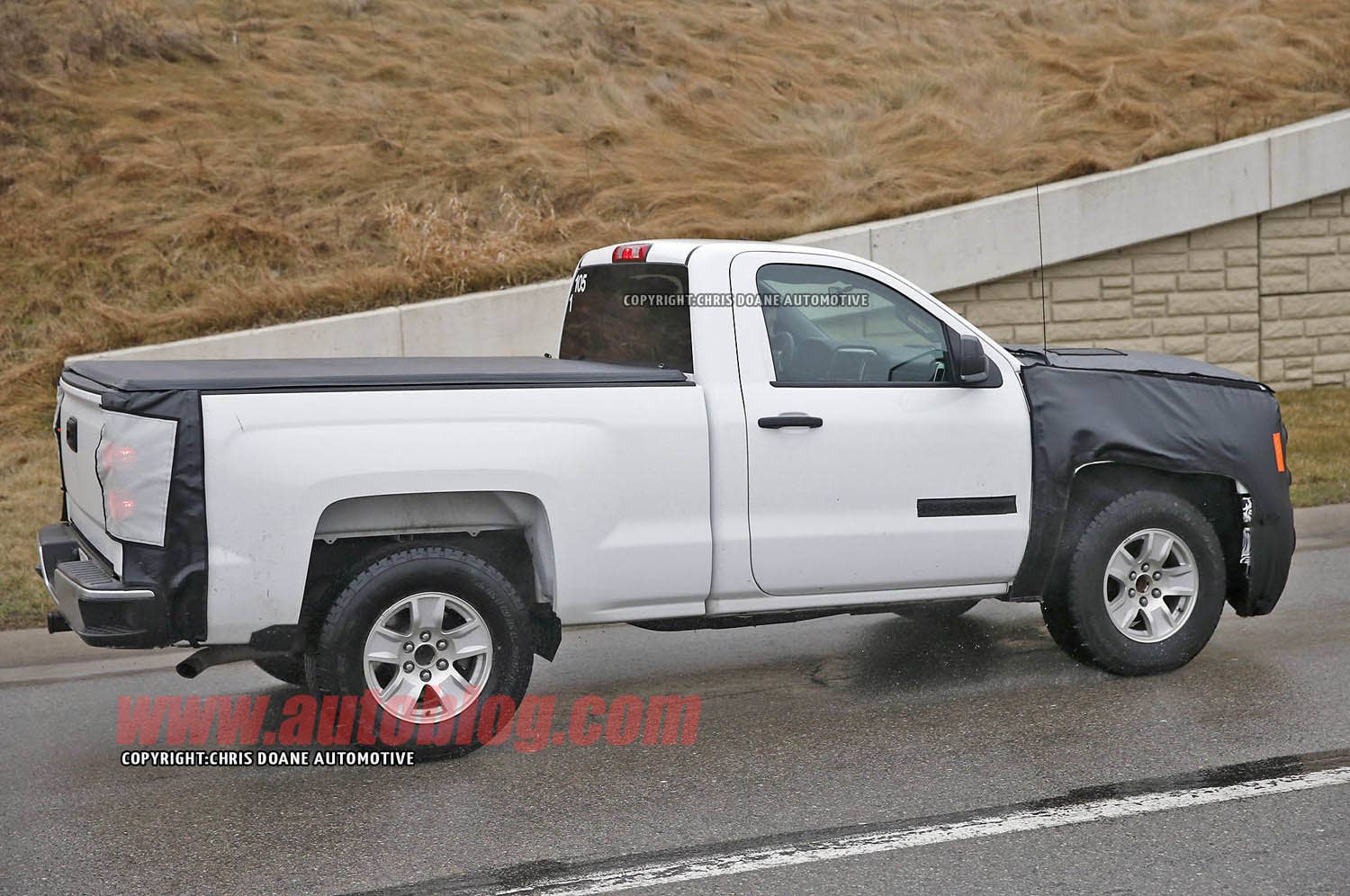 2017 Chevrolet Silverado spy shots