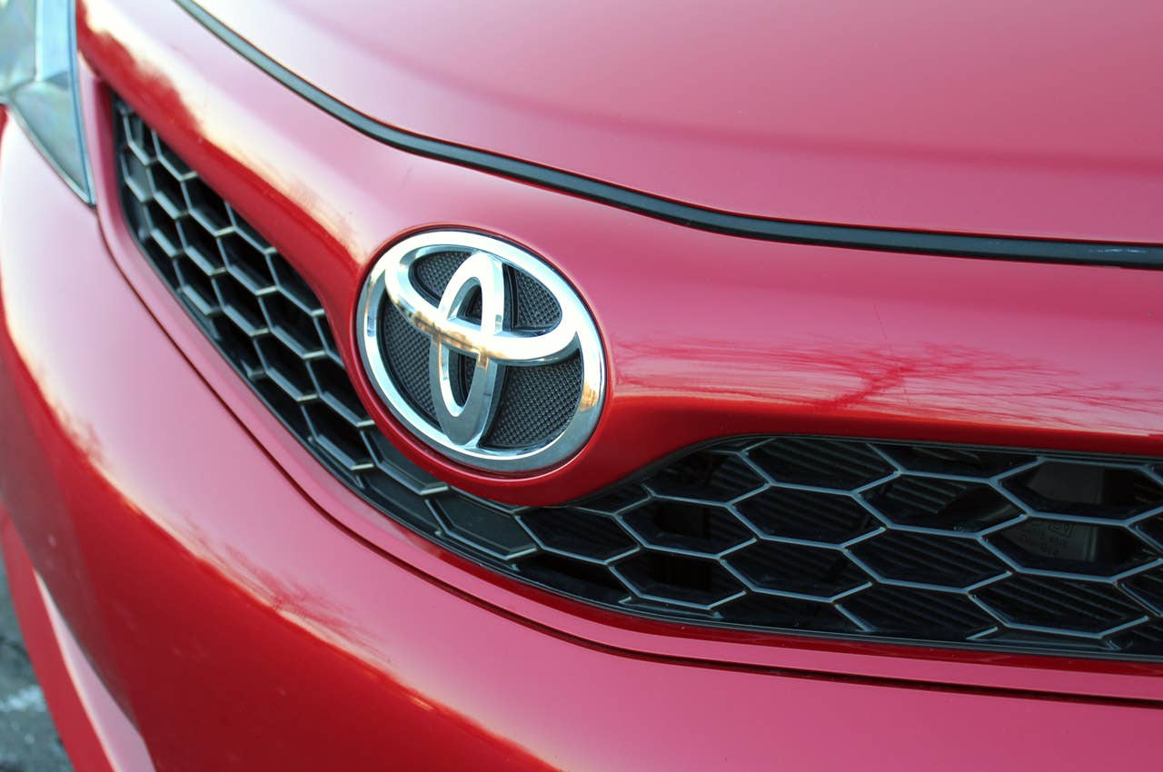 2012 Toyota Camry SE V6 grille