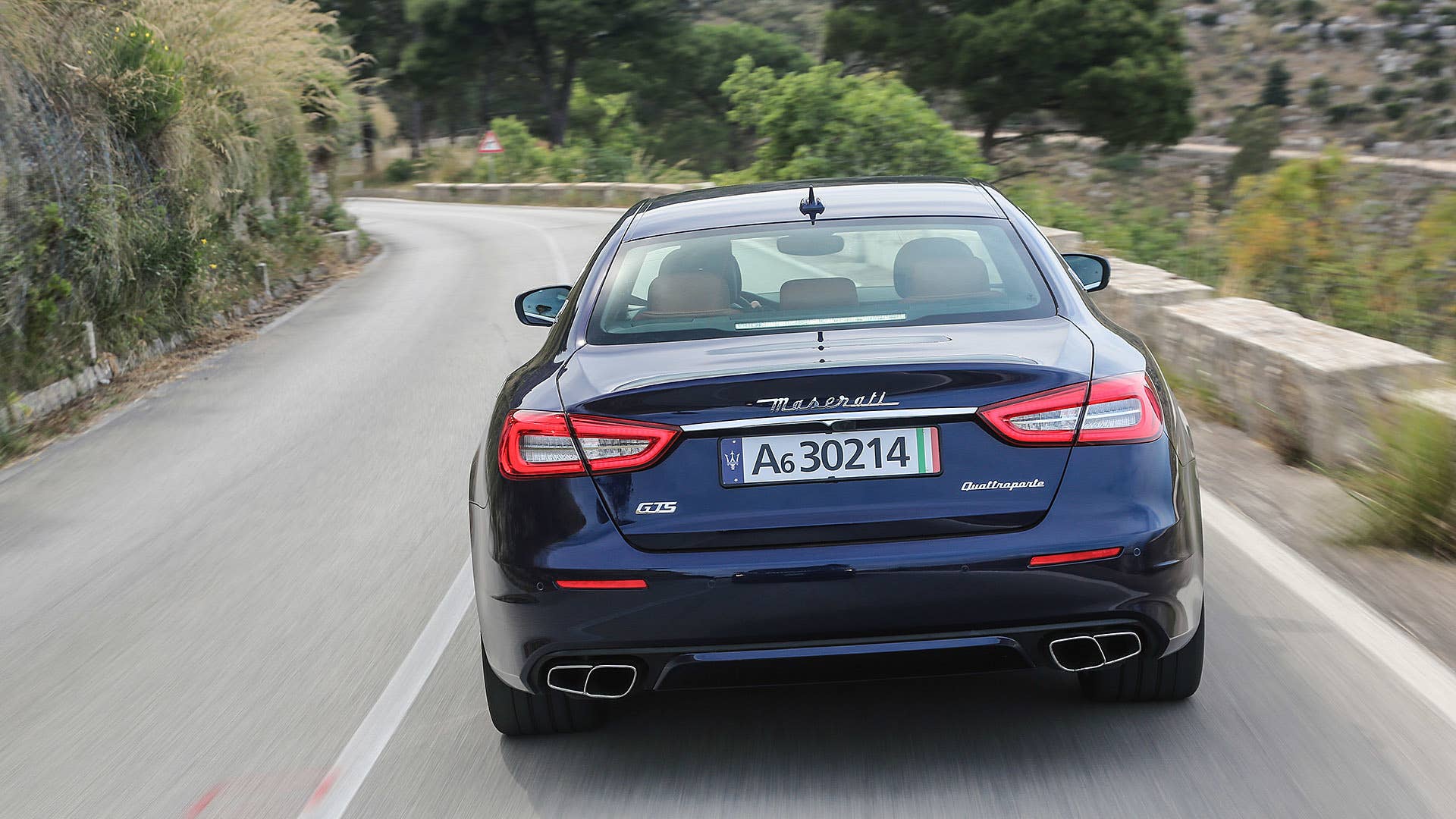 2017 Maserati Quattroporte driving