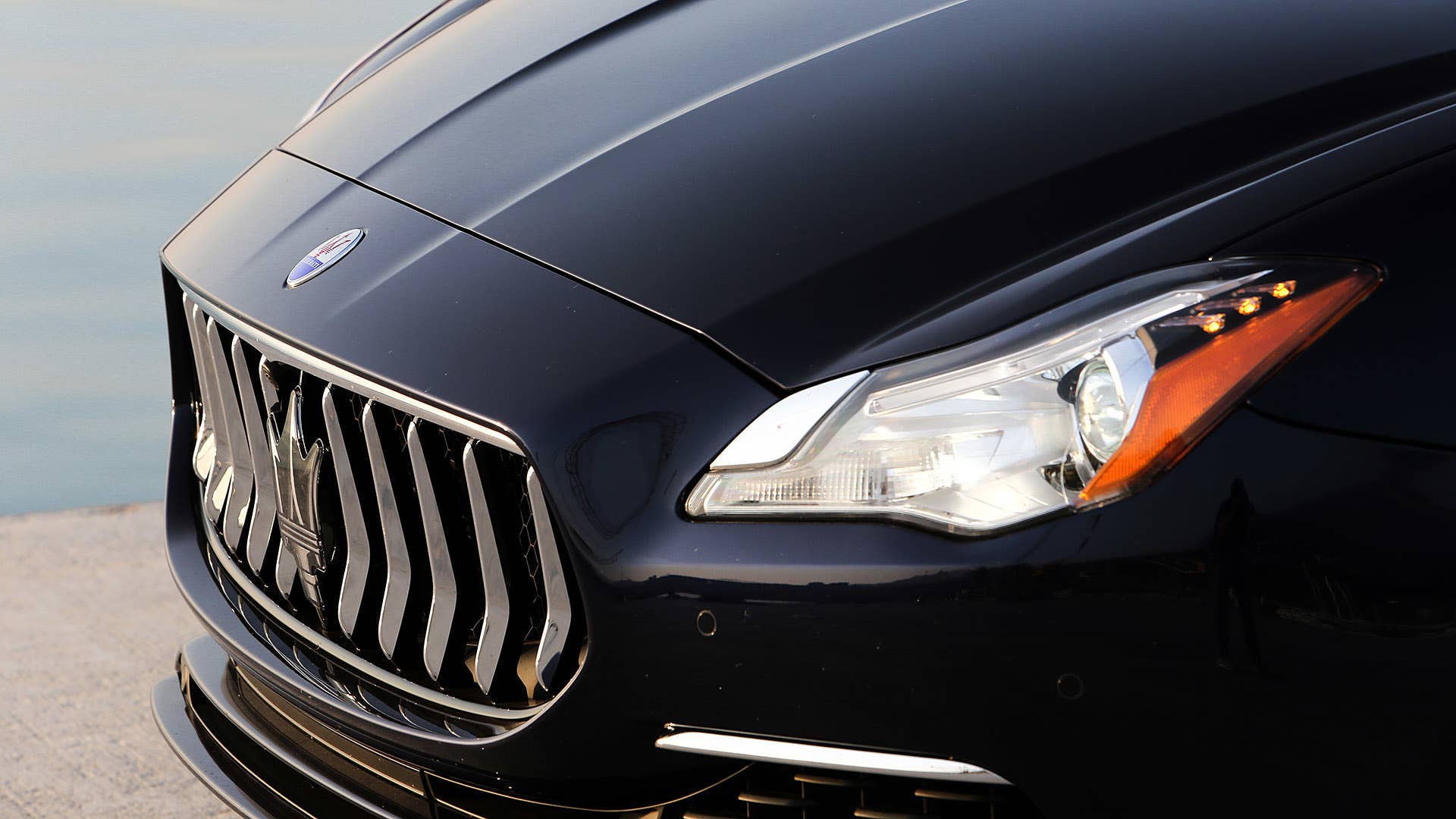 2017 Maserati Quattroporte grille