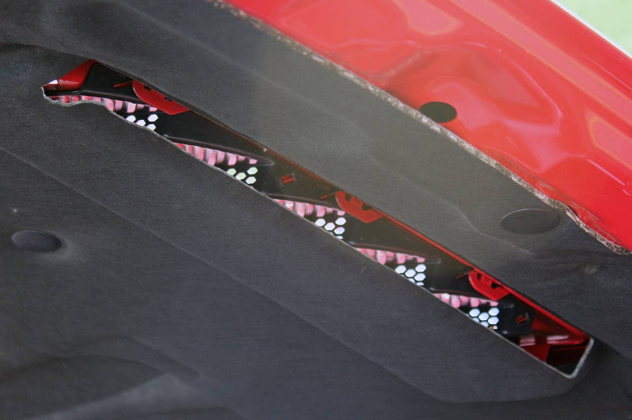 2013 Ford Mustang GT Convertible hood vent