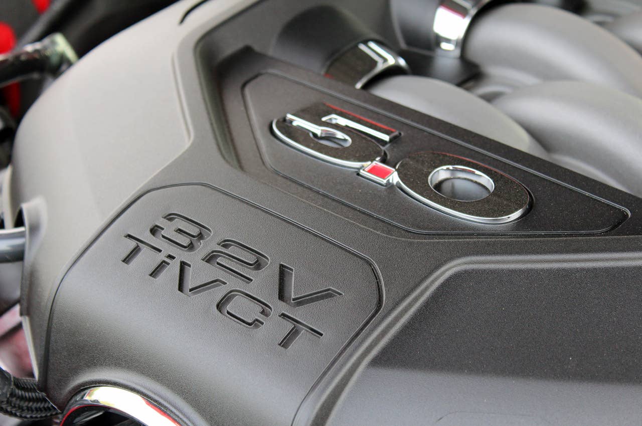 2013 Ford Mustang GT Convertible engine detail