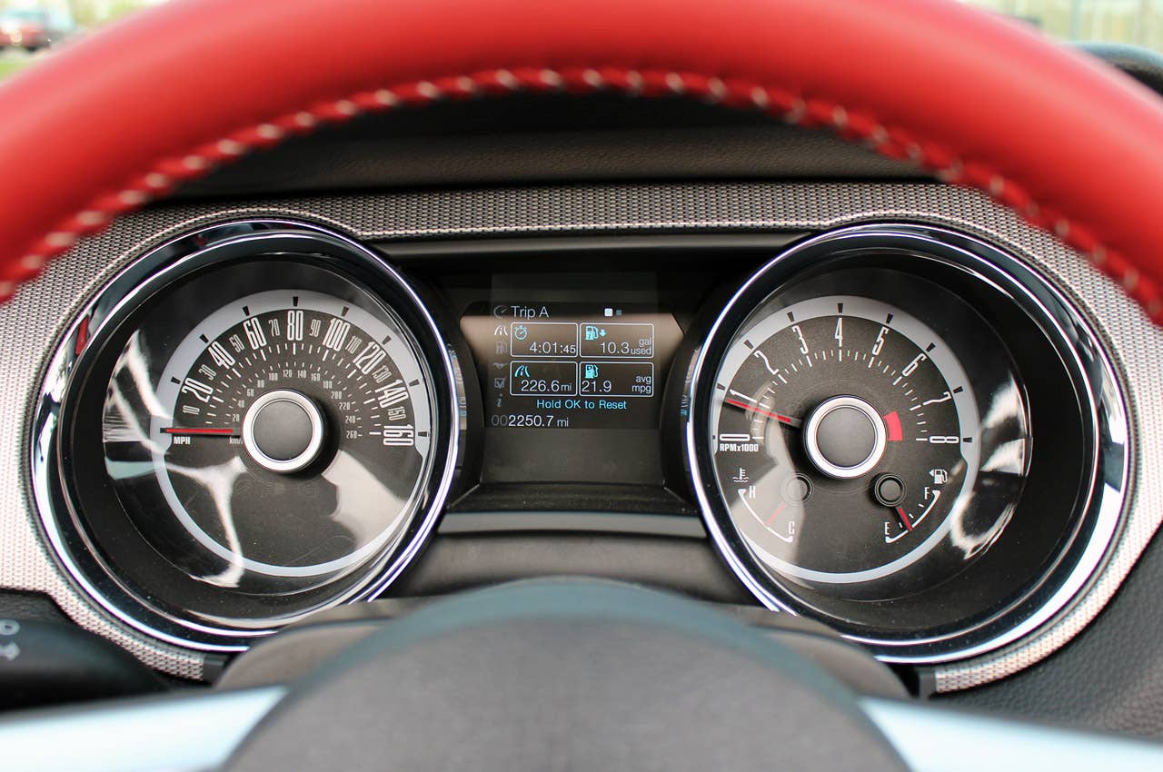 2013 Ford Mustang GT Convertible gauges