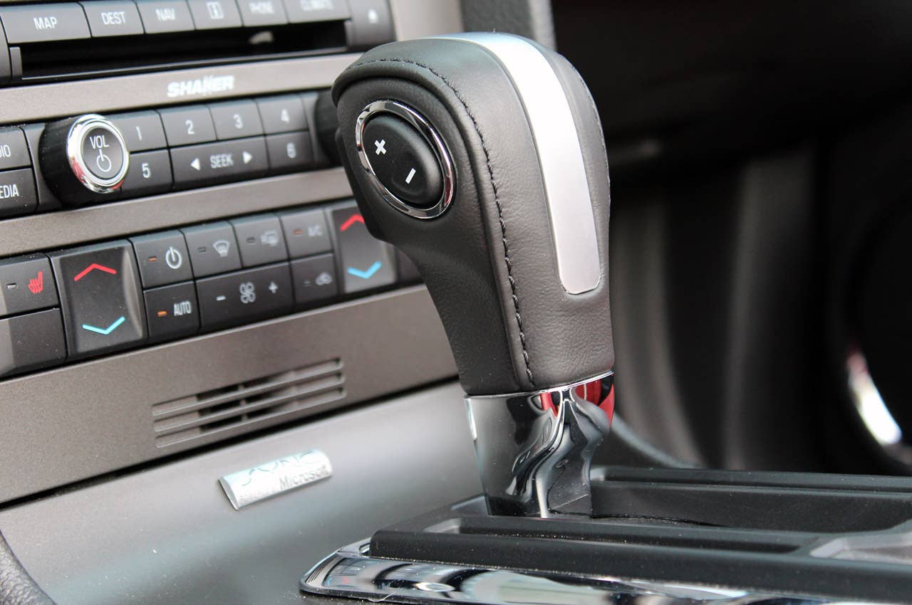 2013 Ford Mustang GT Convertible shifter