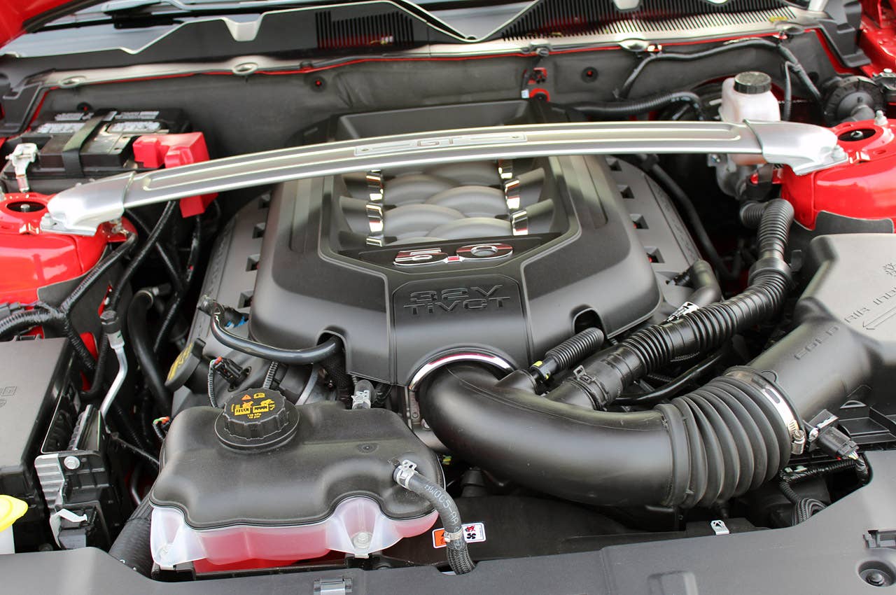 2013 Ford Mustang GT Convertible engine