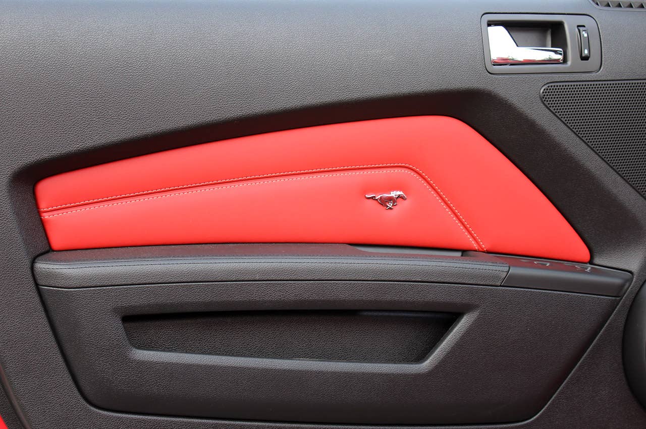 2013 Ford Mustang GT Convertible door